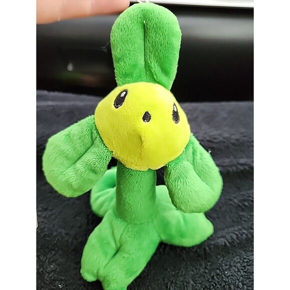 Plants Vs. Zombies PvZ Blover 8” Plush Toy, Collectible Plant Green Sprout Shoot - Picture 3 of 8